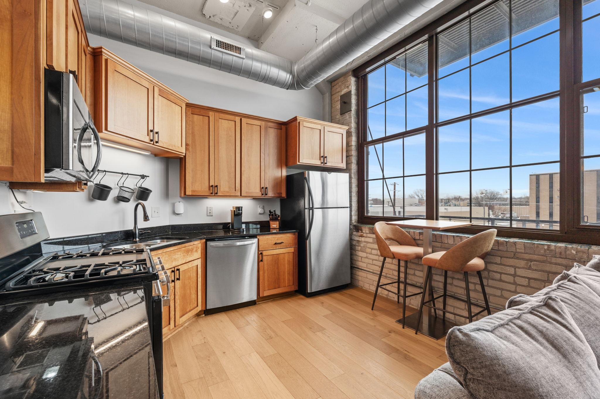 1901 E Hennepin Avenue Unit 306, Minneapolis MN 55413