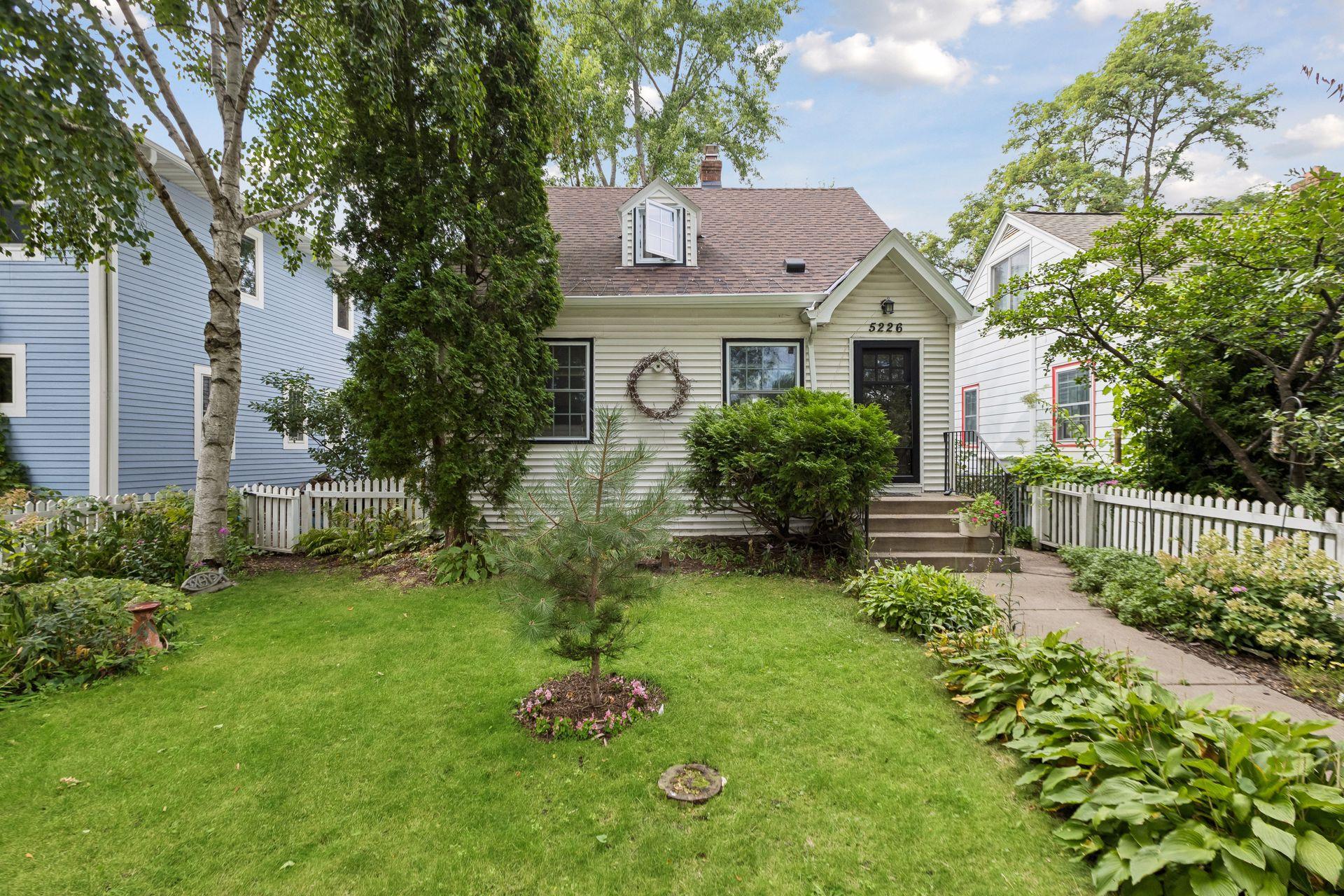 5226 40th Avenue S, Minneapolis MN 55417