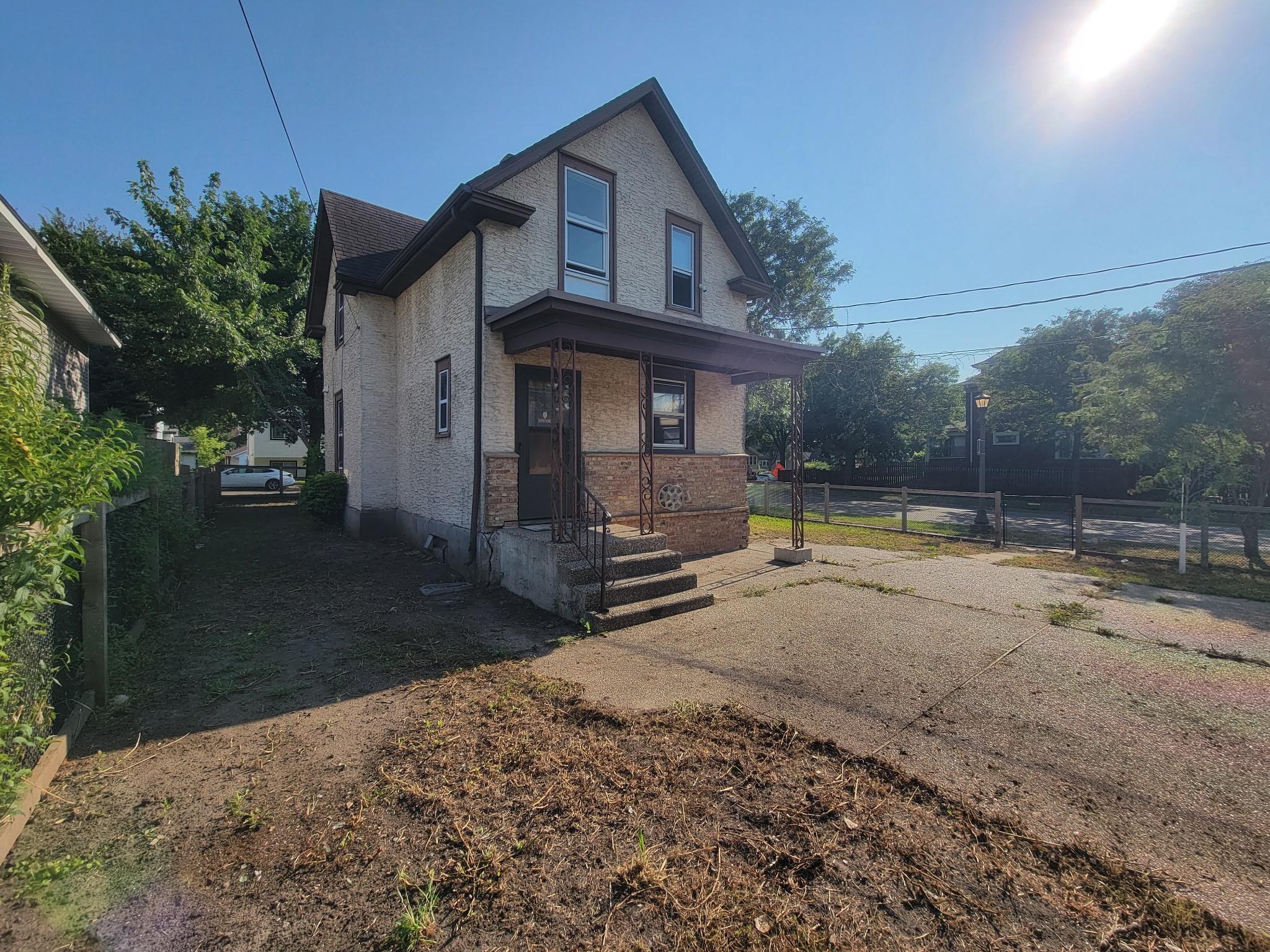 85 Hatch Avenue, Saint Paul MN 55117