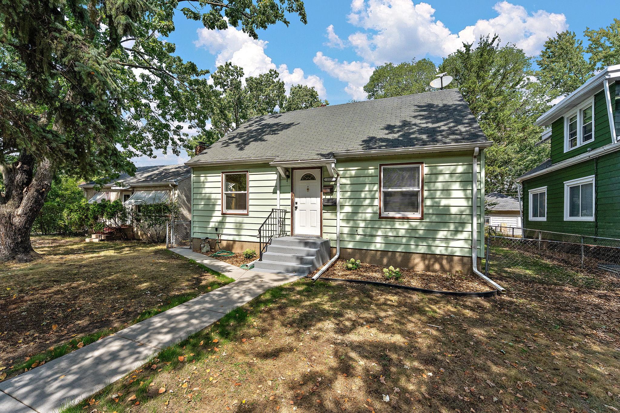 1077 Blair Avenue, Saint Paul MN 55104