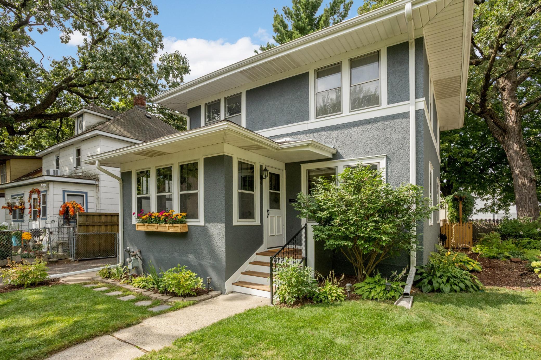 877 Howell Street N, Saint Paul MN 55104
