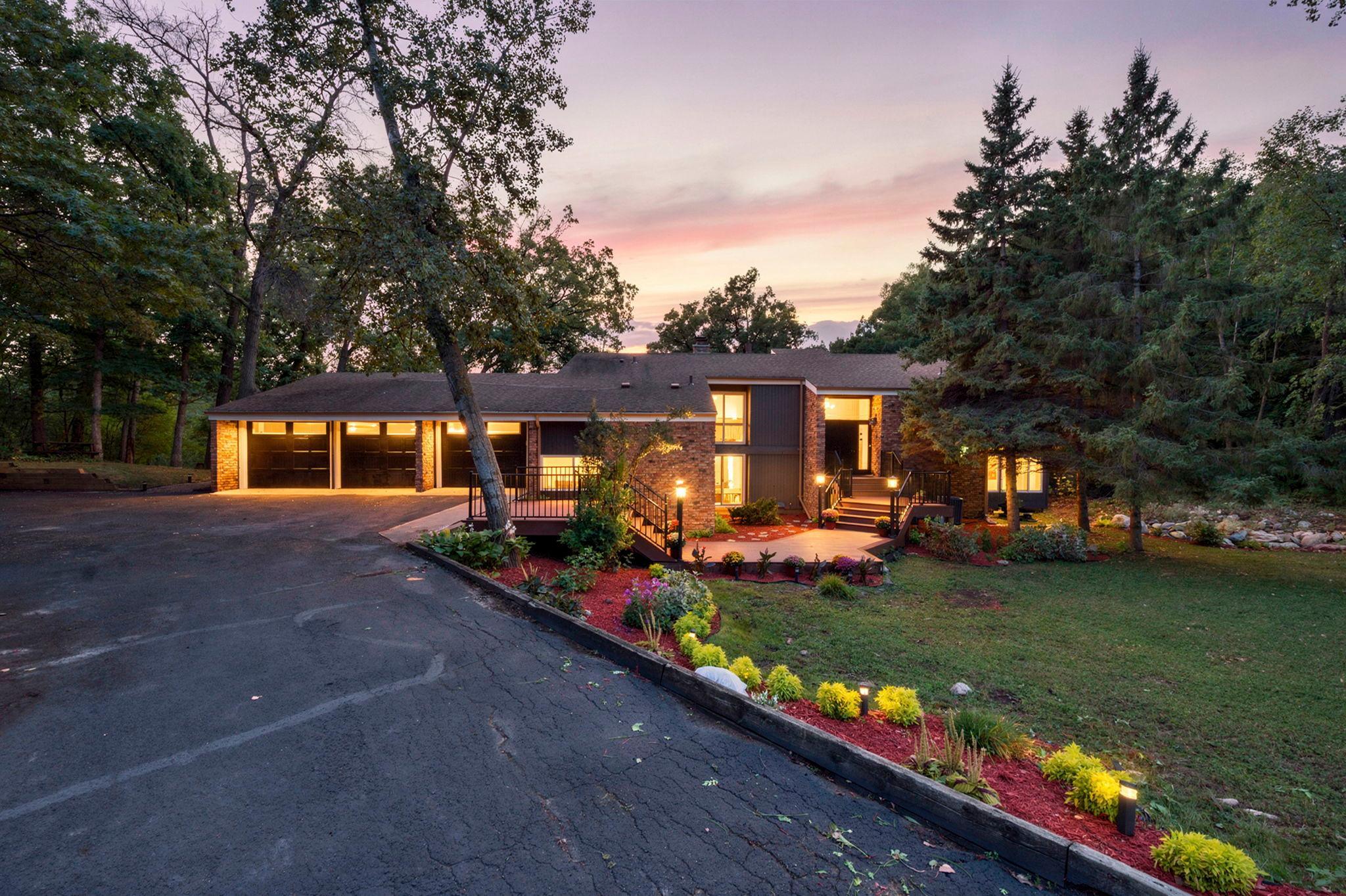 16411 Kingswood Drive, Lakeville MN 55044