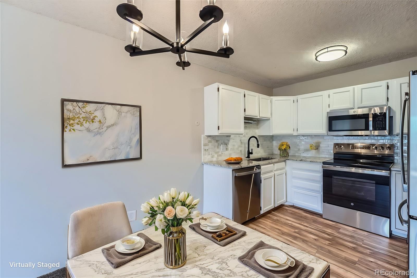 3184 S Heather Gardens Way Unit 302, Aurora CO 80014