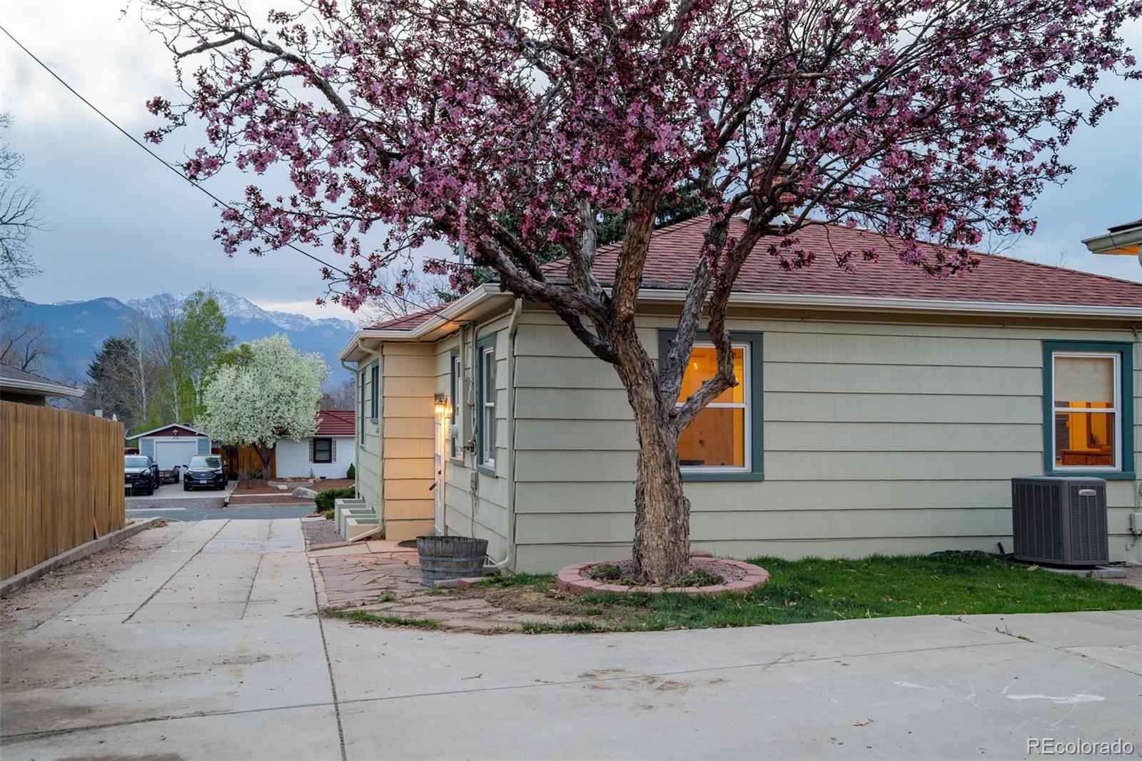 811 Farragut Avenue, Colorado Springs CO 80909