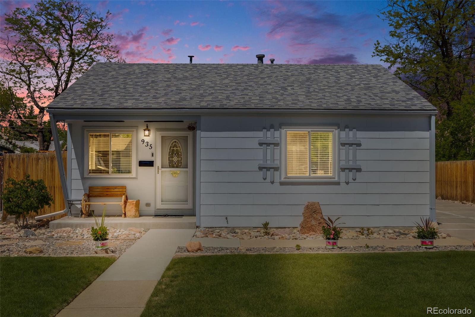 935 Newark Street, Aurora CO 80010