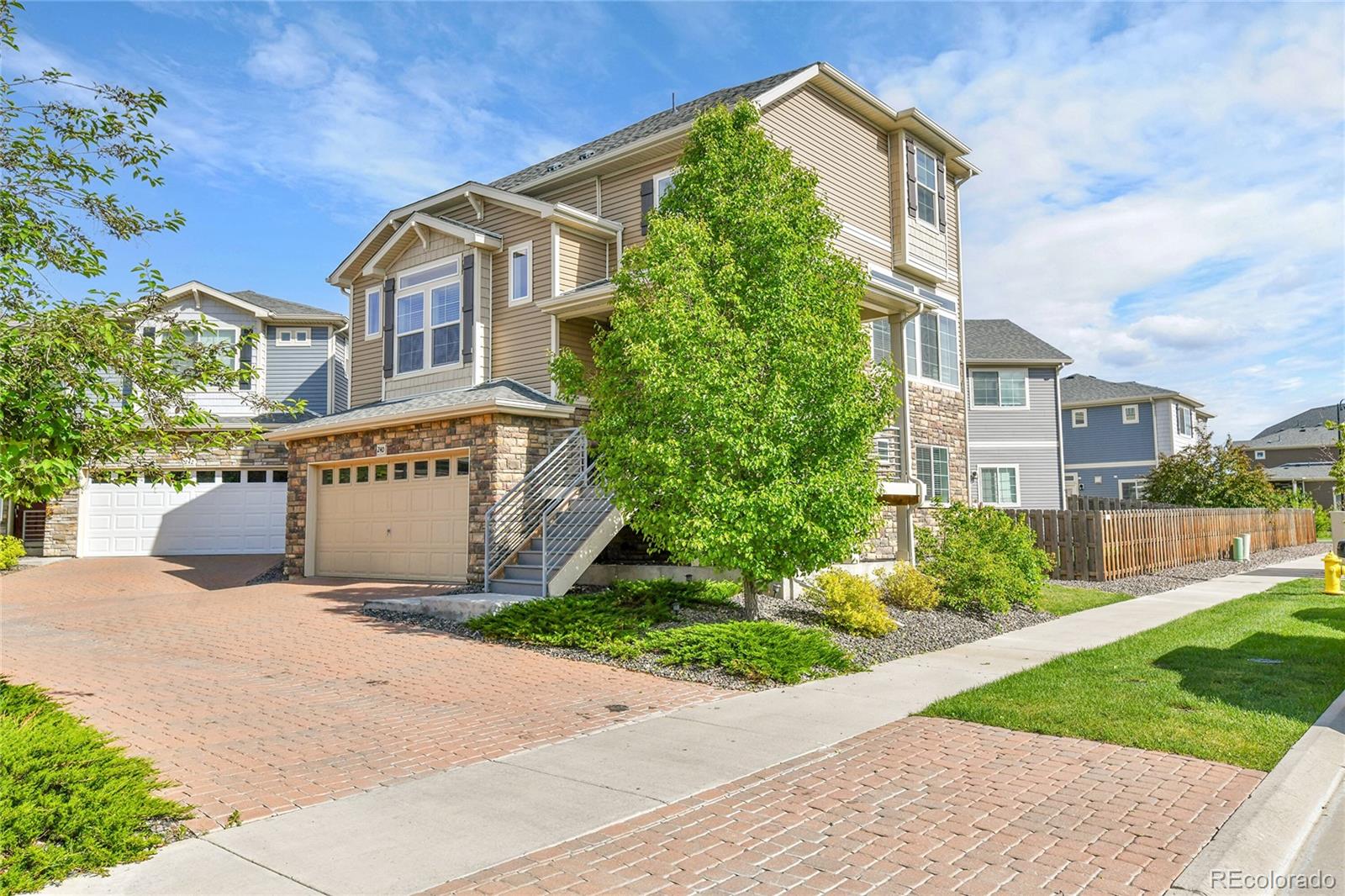 240 S Oak Hill Street, Aurora CO 80018