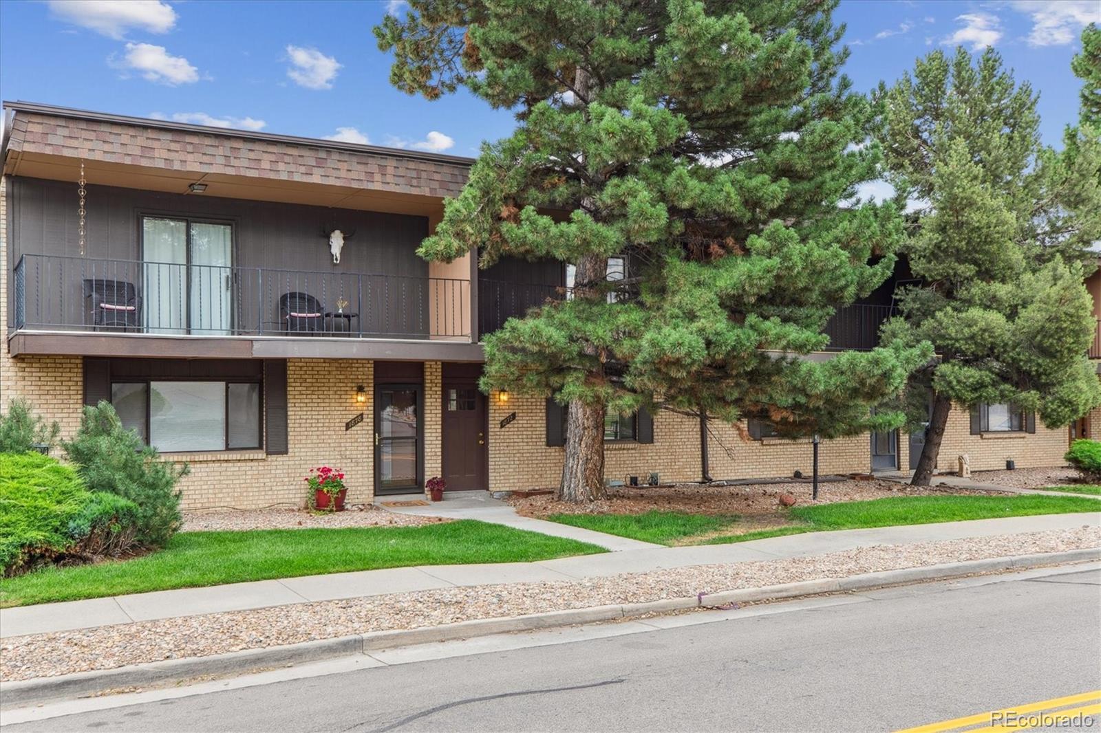 1872 Robb Street, Lakewood CO 80215