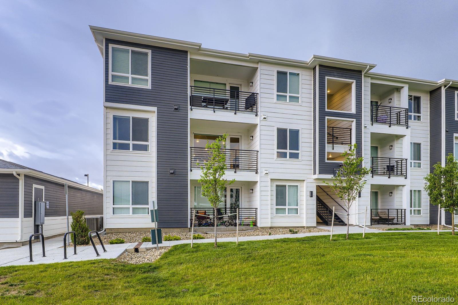 6153 N Ceylon Street Unit 2-202, Denver CO 80249
