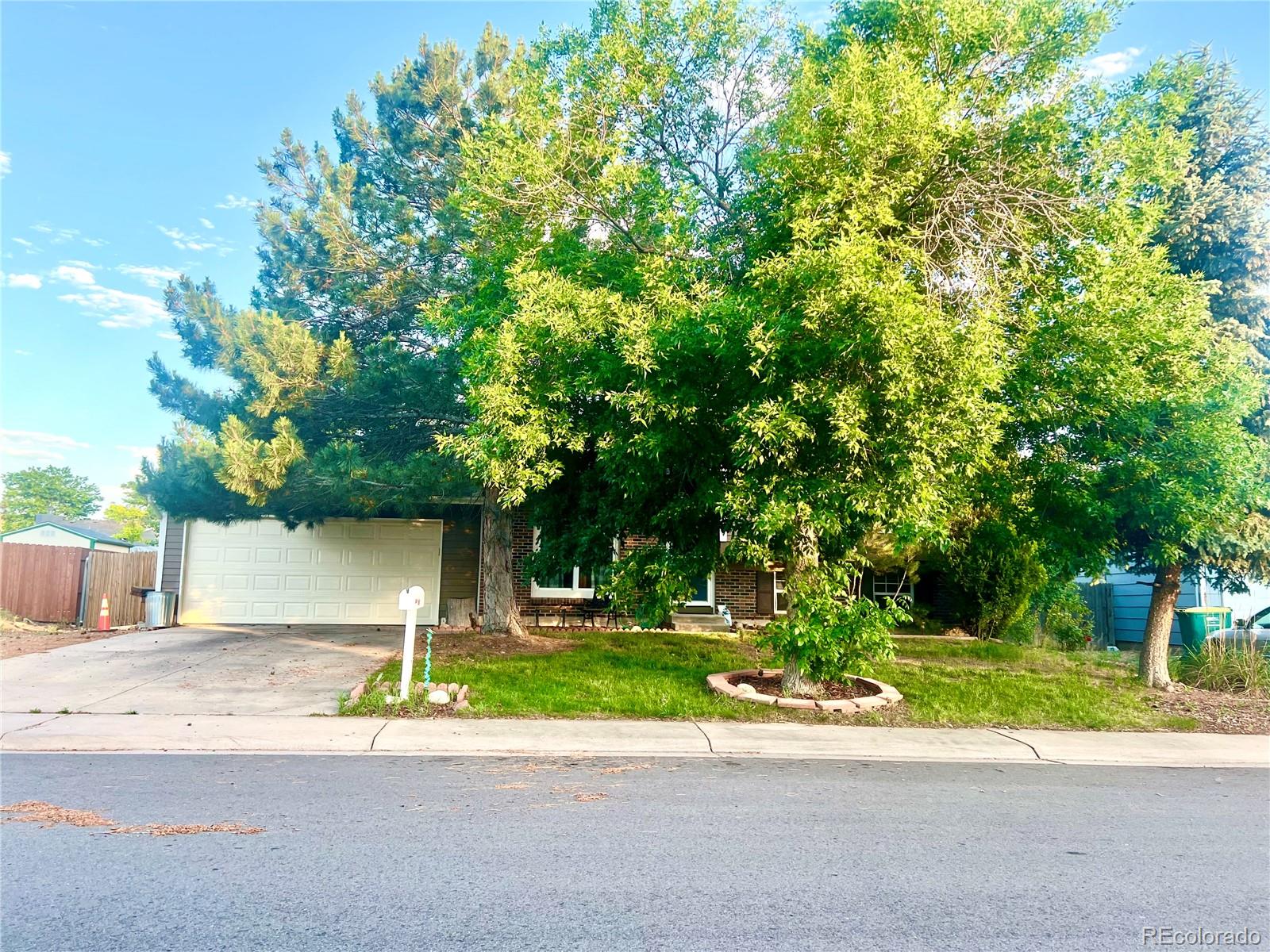 19156 E Arizona Place, Aurora CO 80017