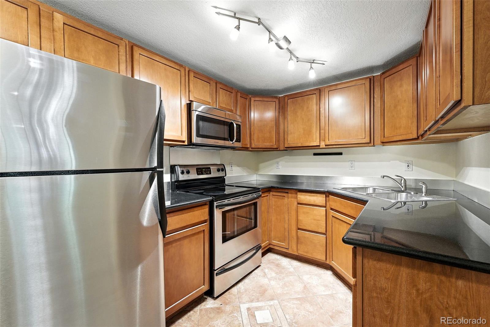 1045 N Clarkson Street Unit 102, Denver CO 80218