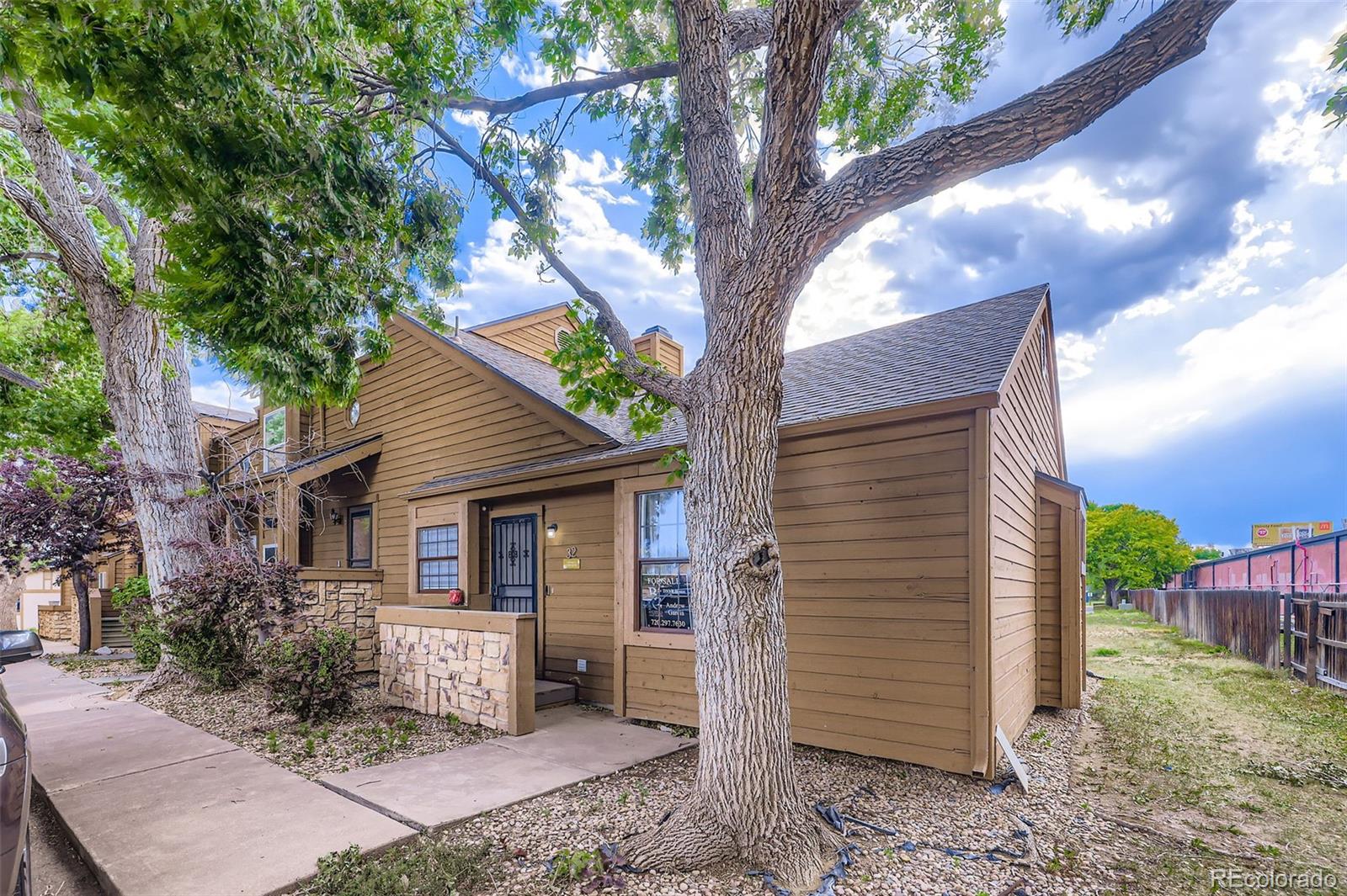 2469 Devonshire Court Unit 32, Denver CO 80229