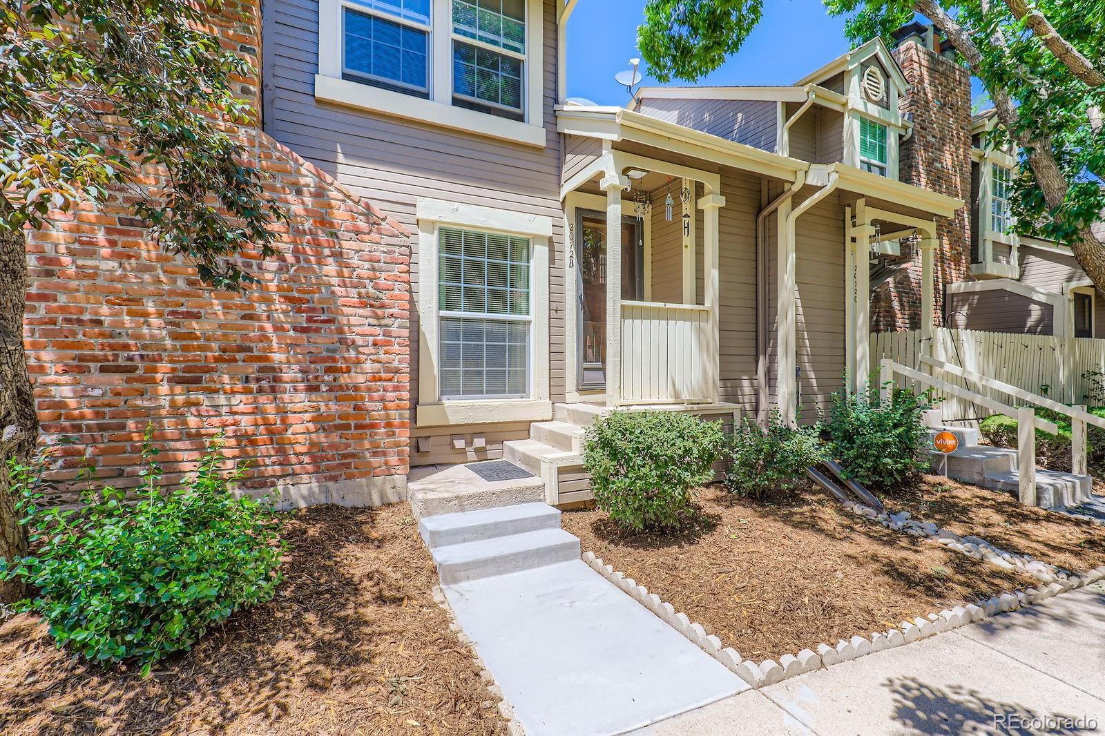 2072 S Helena Street Unit B, Aurora CO 80013