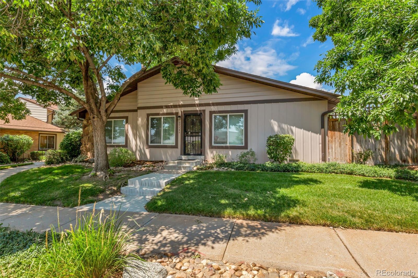 16055 E Ithaca Place Unit E, Aurora CO 80013