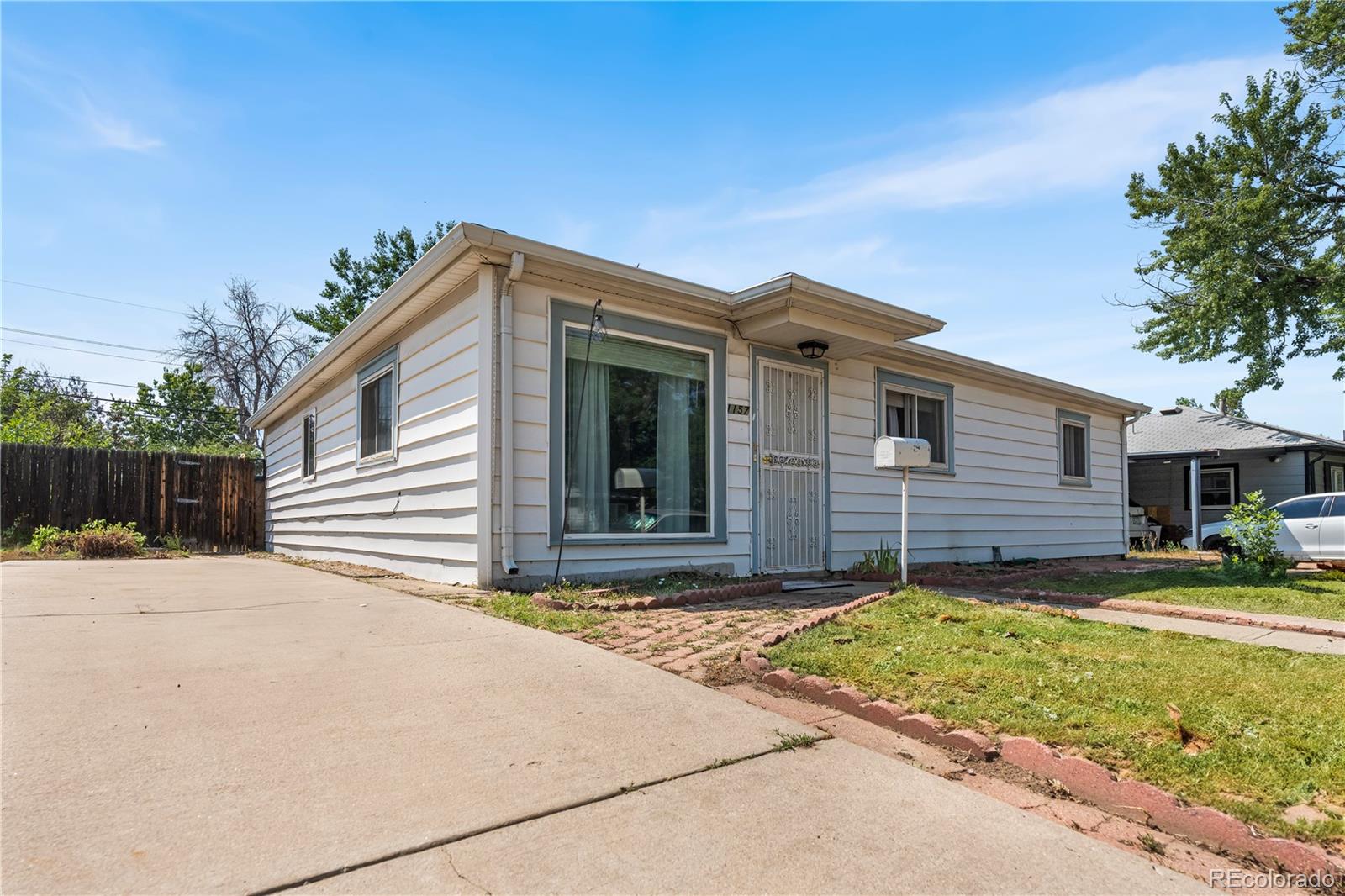 1157 Worchester Street, Aurora CO 80011