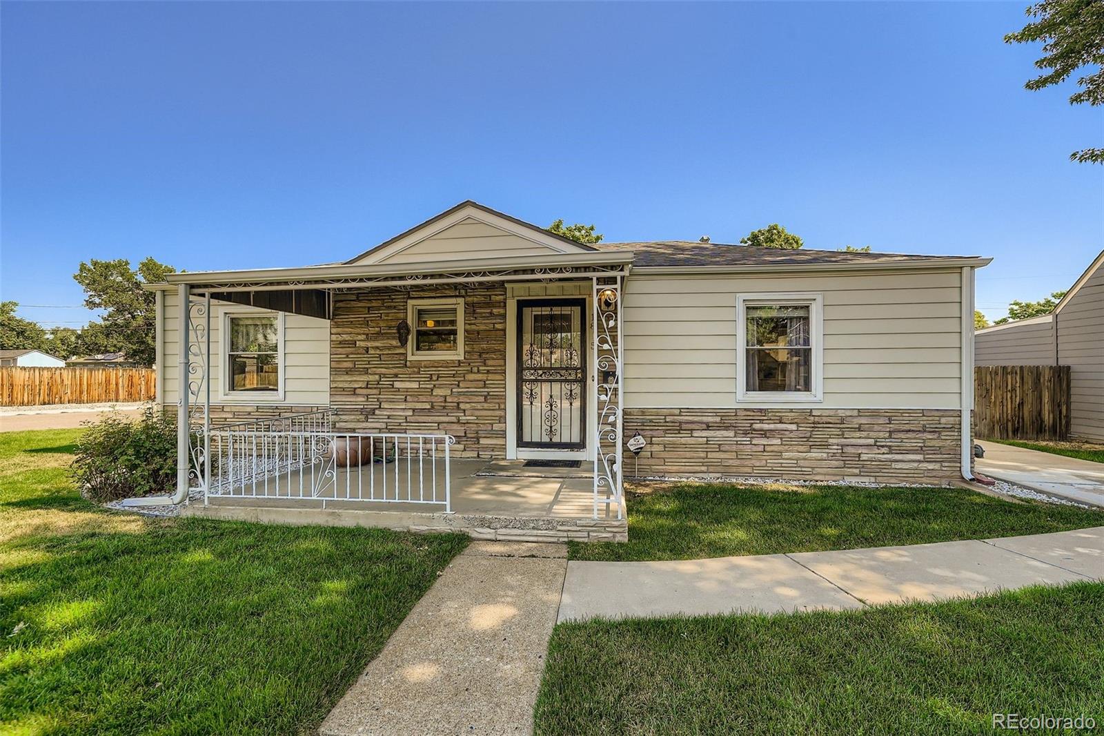 1815 W Dixie Place, Denver CO 80221
