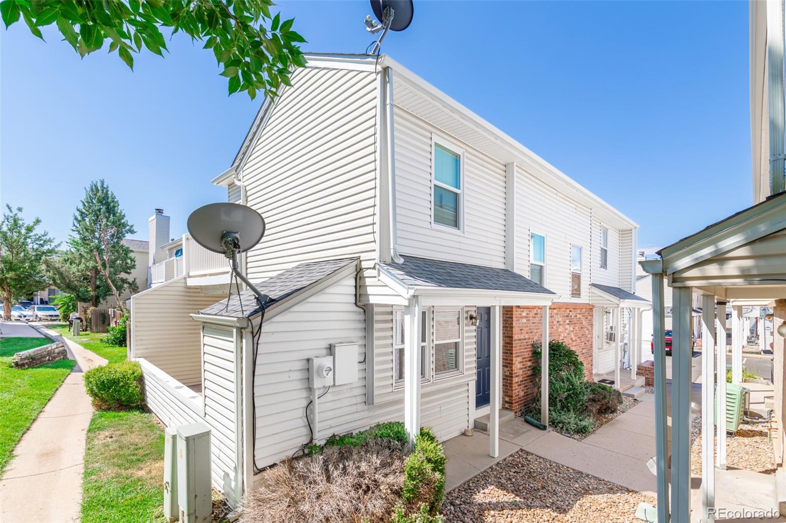 972 S Pitkin Court, Aurora CO 80017