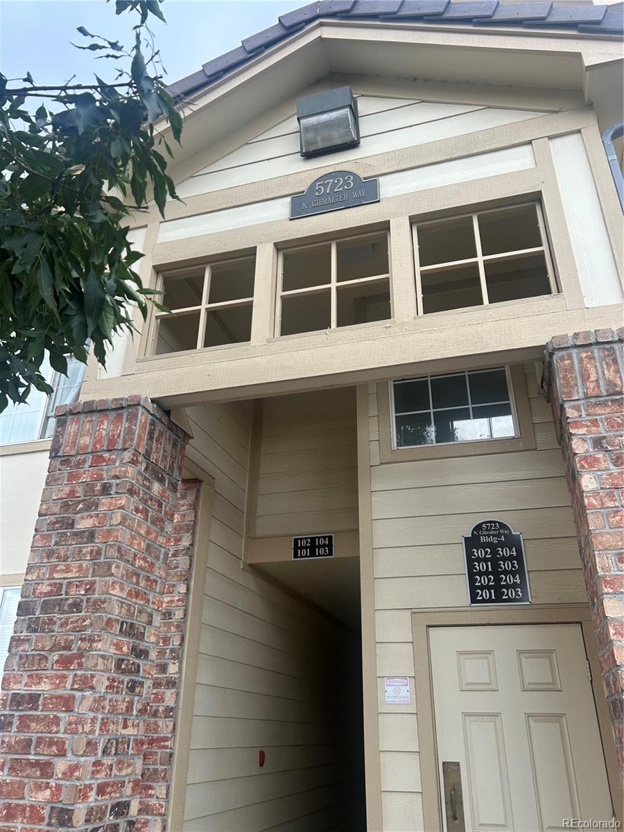 5723 N Gibralter Way Unit 4-201, Aurora CO 80019