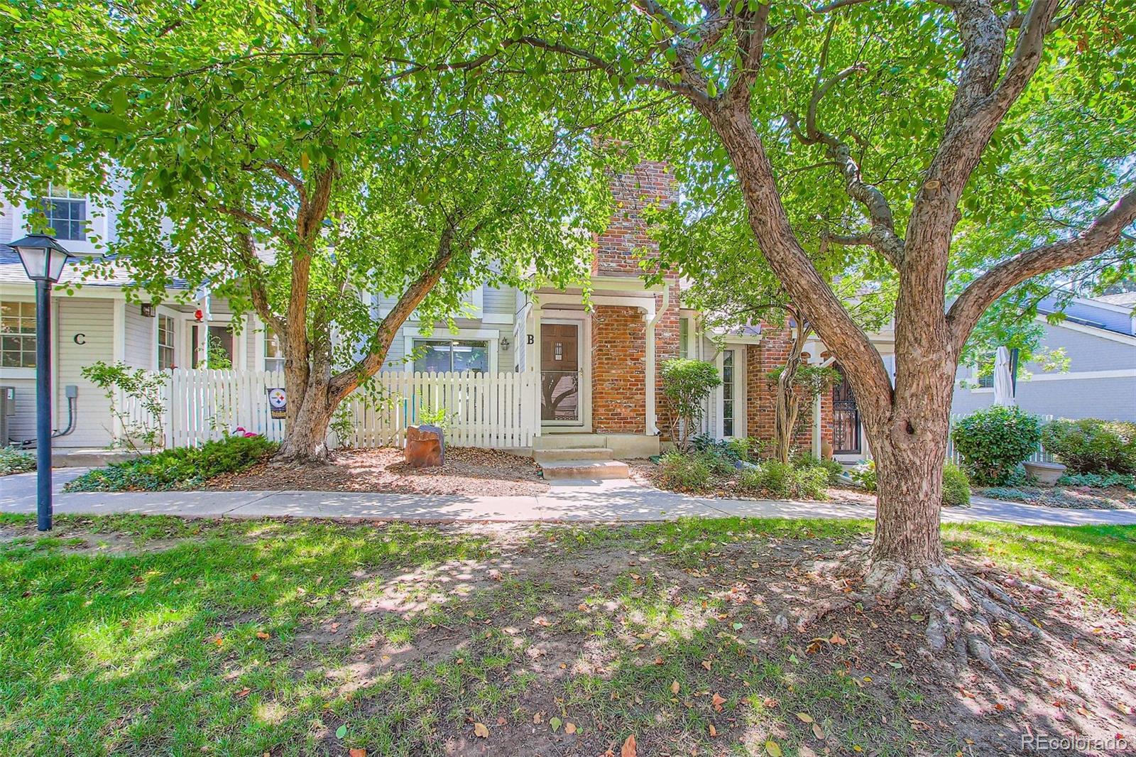 2885 W Long Circle Unit B, Littleton CO 80120