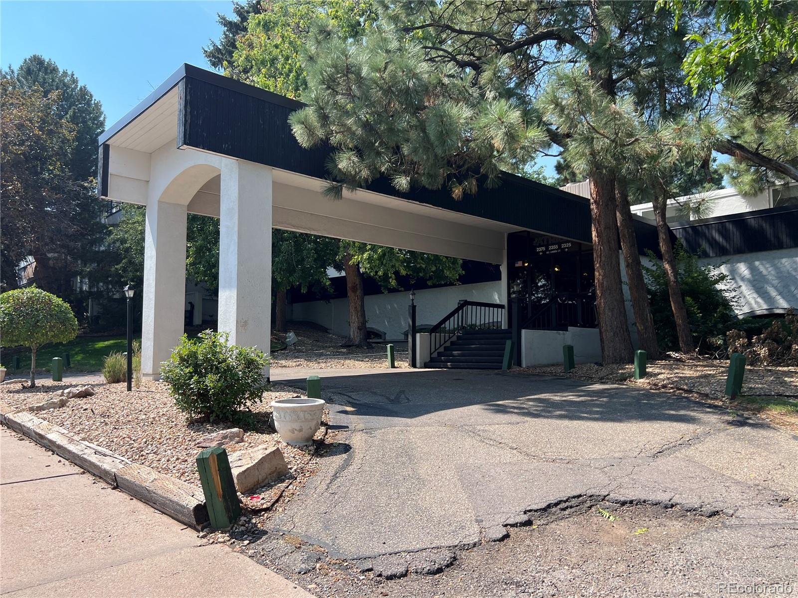 2375 S Linden Court Unit 313, Denver CO 80222