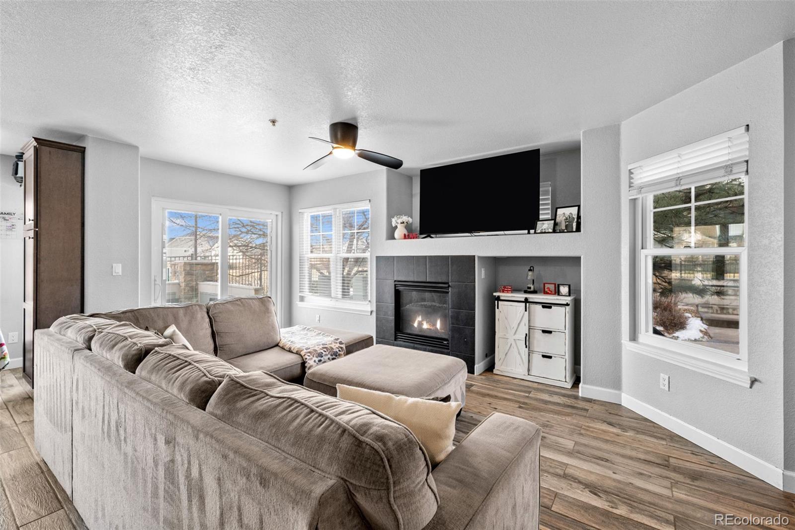 23500 E Alamo Place Unit B, Aurora CO 80016
