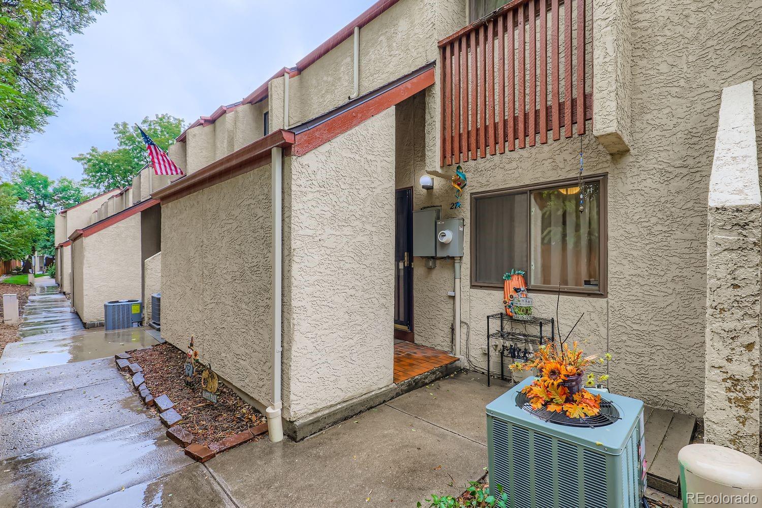 1060 S Parker Road Unit 27, Denver CO 80231