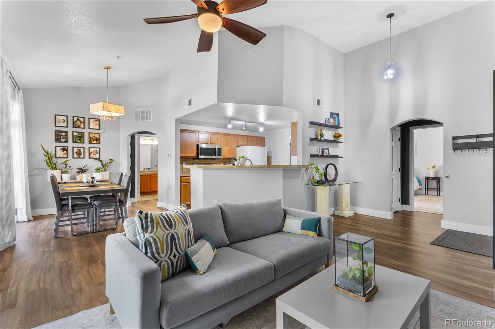 5765 N Genoa Way Unit 1-208, Aurora CO 80019