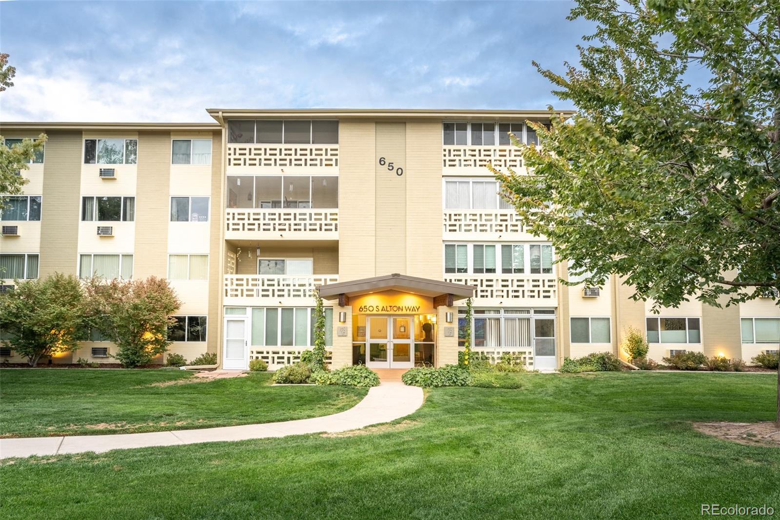 650 S Alton Way Unit 10C, Denver CO 80247