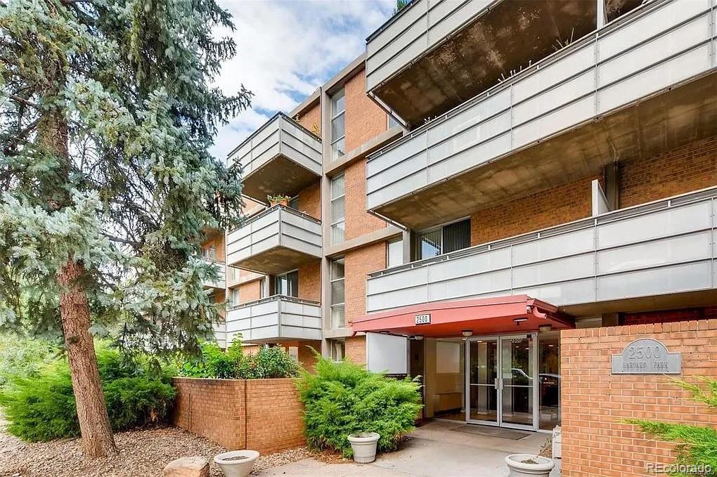 2500 S York Street Unit 401, Denver CO 80210