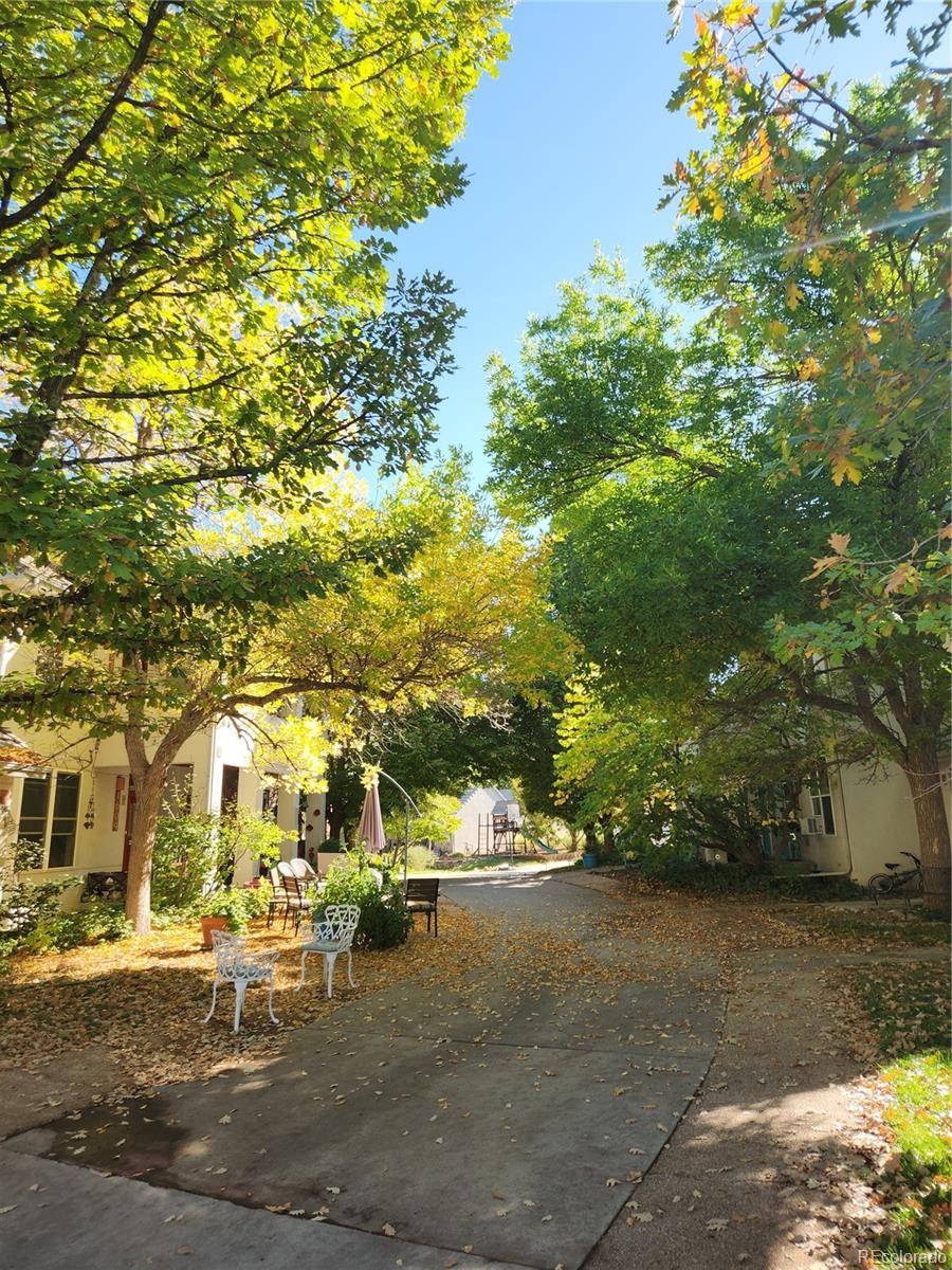 1613 W Canal Court, Littleton CO 80120