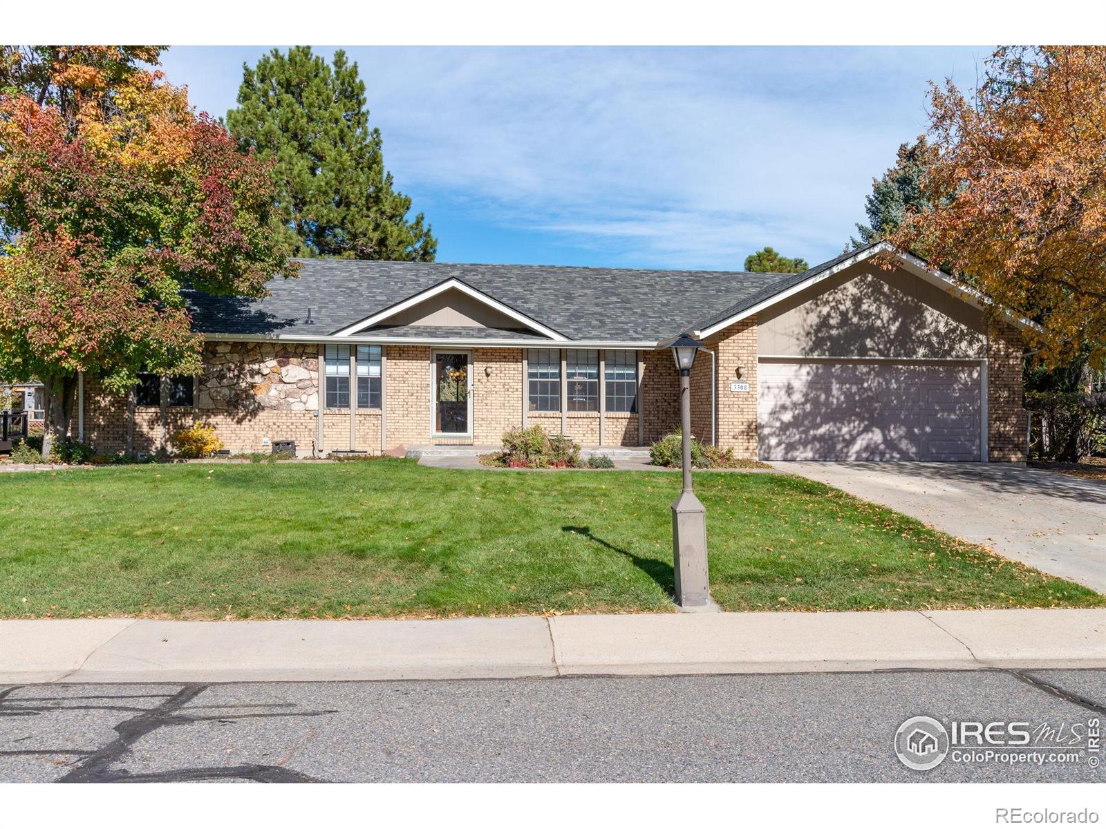 3308 Lakeview Circle, Longmont CO 80503