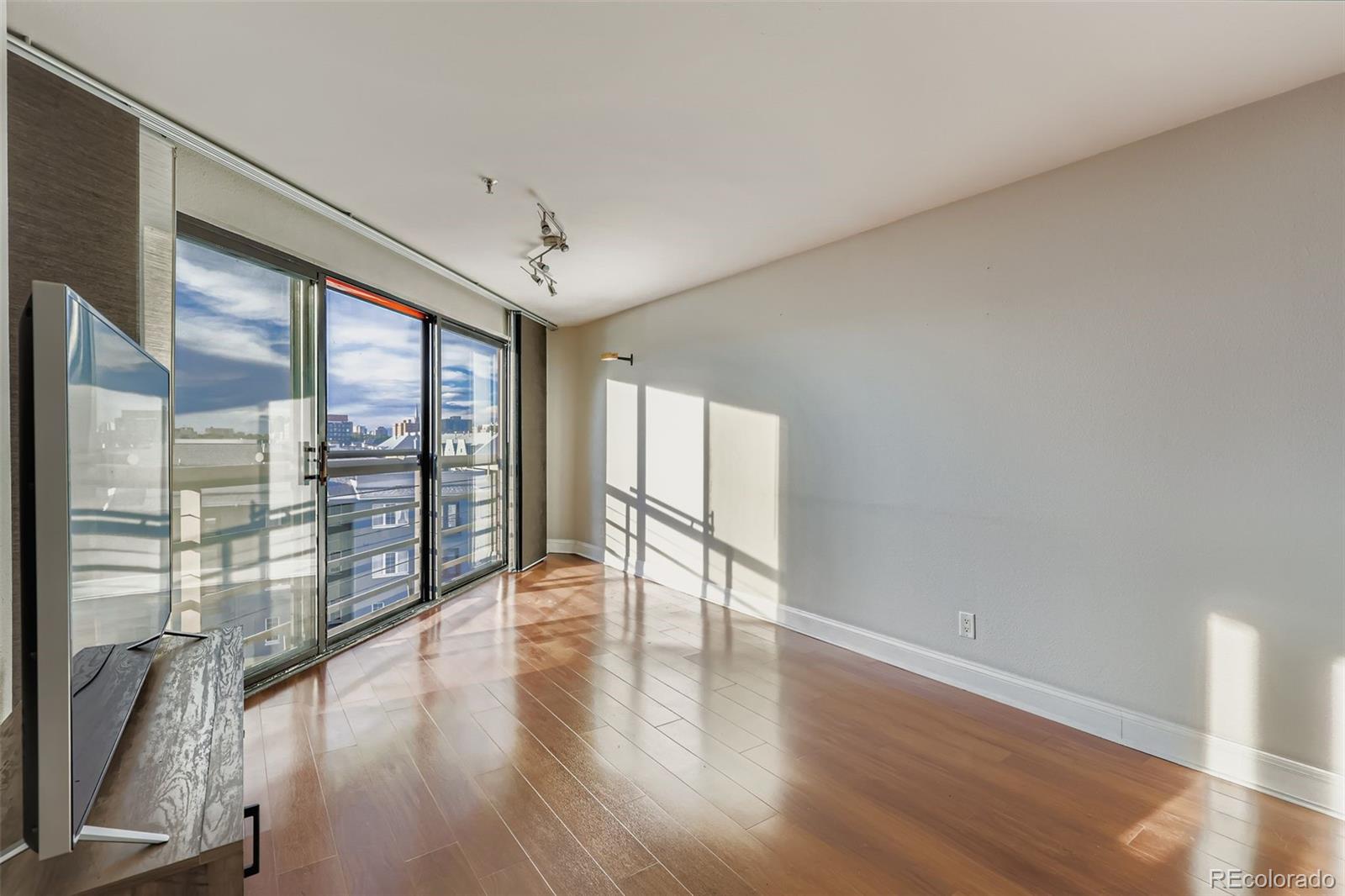 100 Park Avenue Unit 606, Denver CO 80205