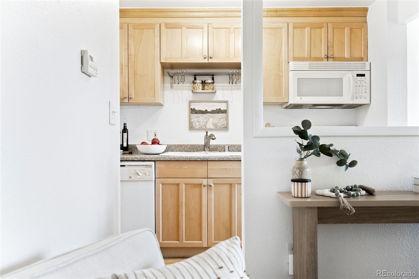 148 S Emerson Street Unit 303, Denver CO 80209