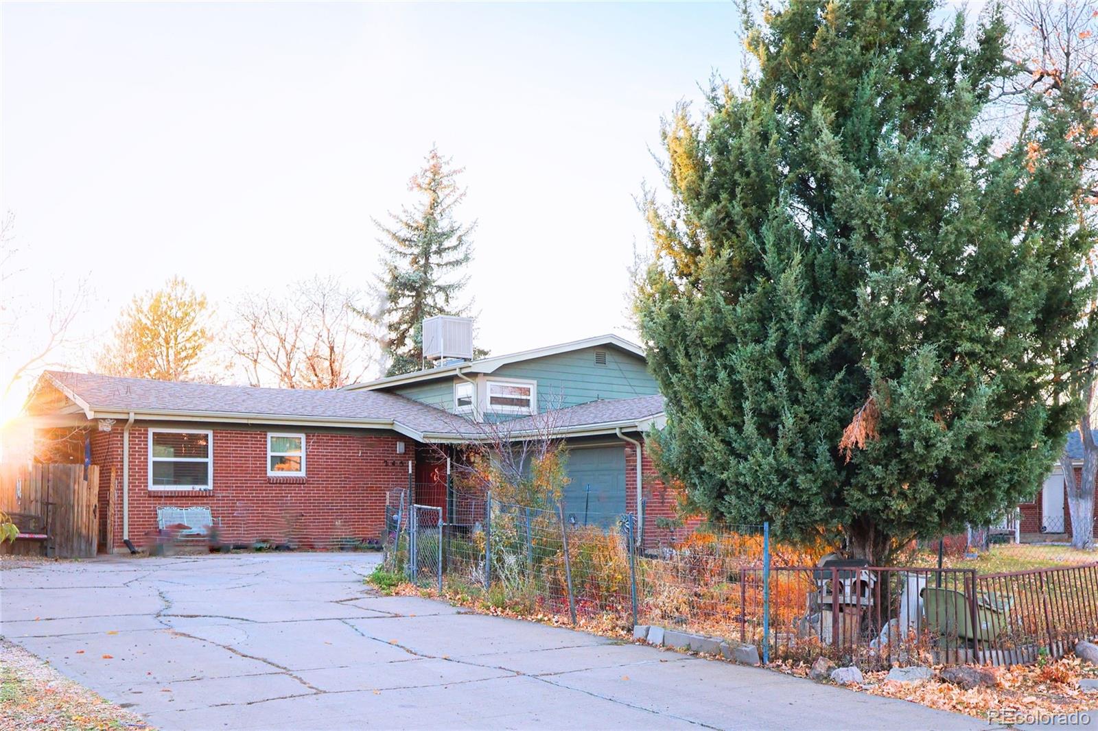 245 Tucson Street, Aurora CO 80011