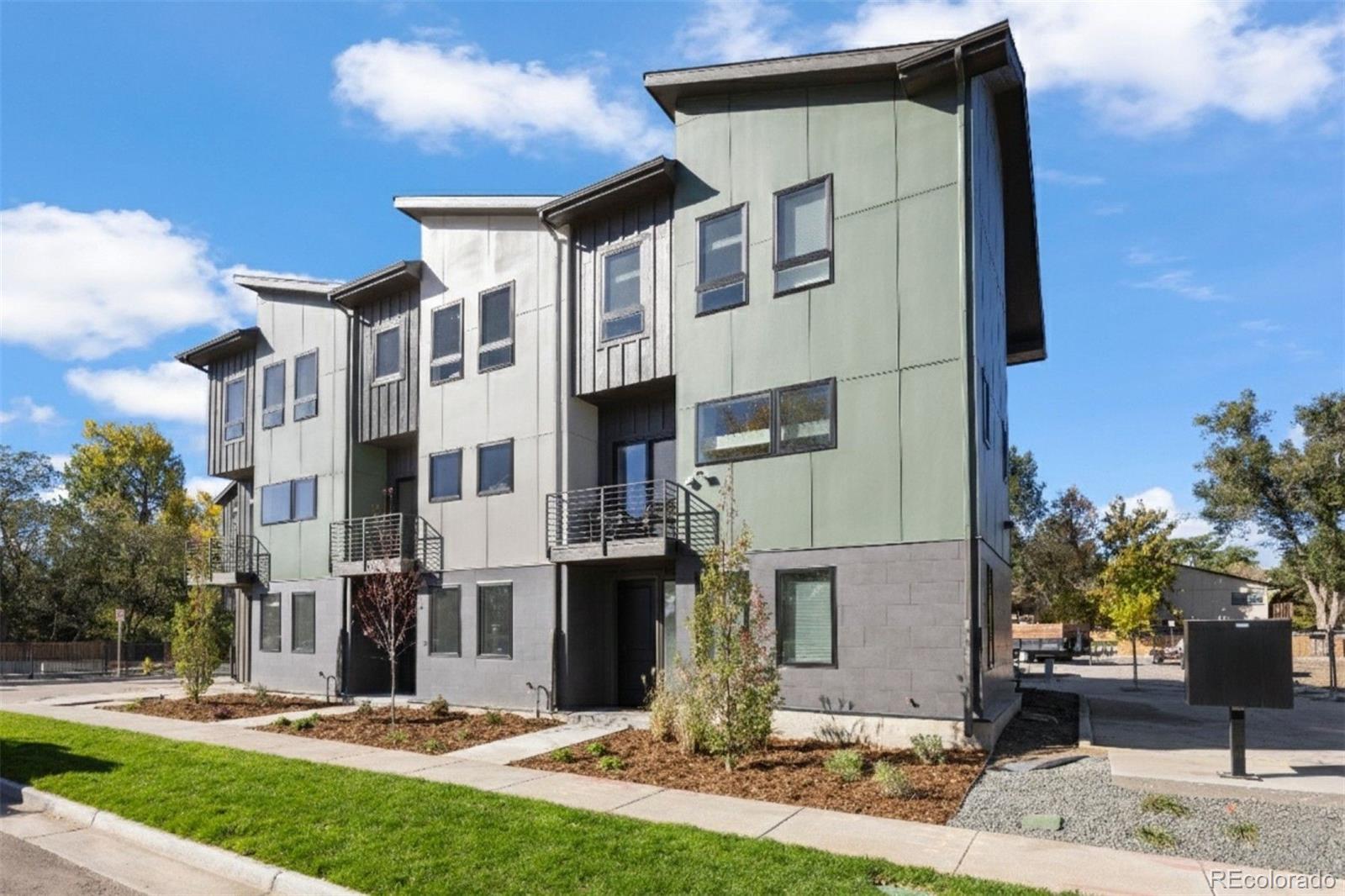 8410 W 52nd Avenue, Arvada CO 80002