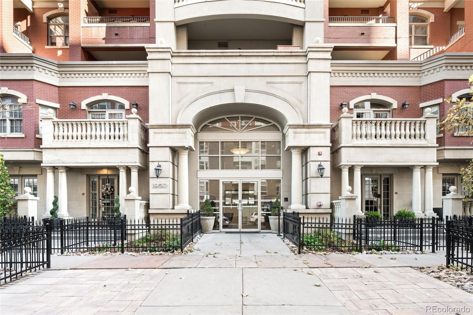 1950 N Logan Street Unit 901, Denver CO 80203