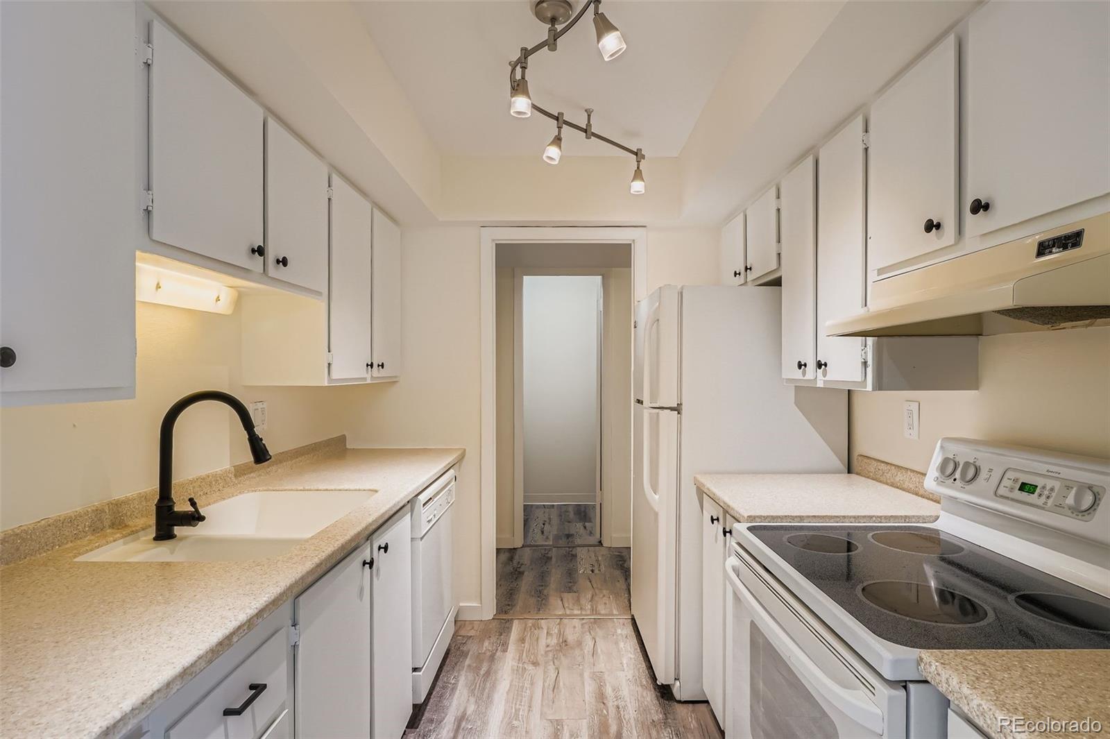 7255 E Quincy Avenue Unit 403, Denver CO 80237