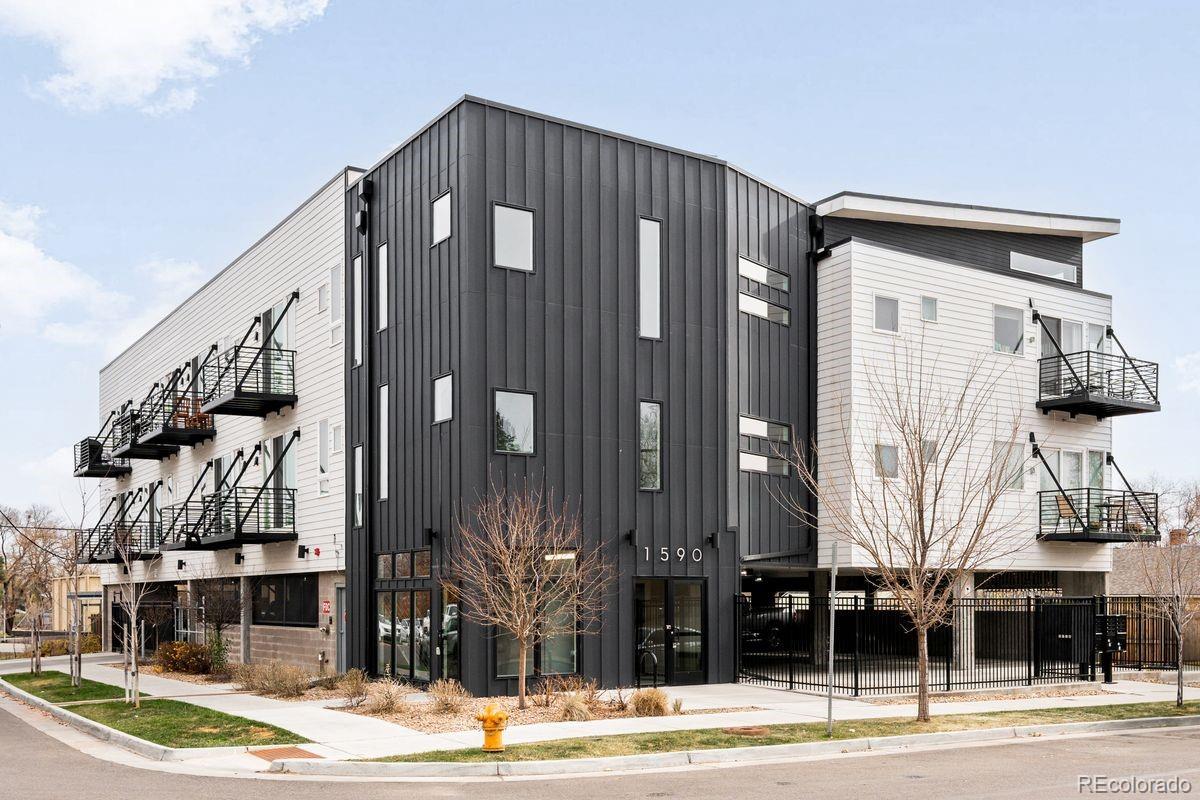 1590 Ingalls Street Unit 303, Lakewood CO 80214