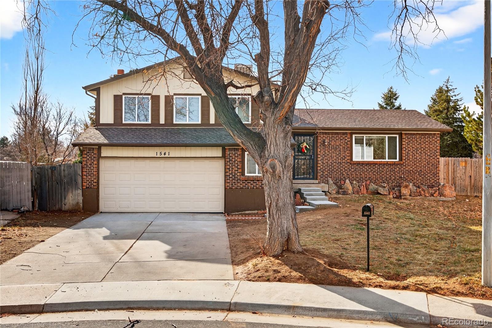 1541 S Fairplay Way, Aurora CO 80012