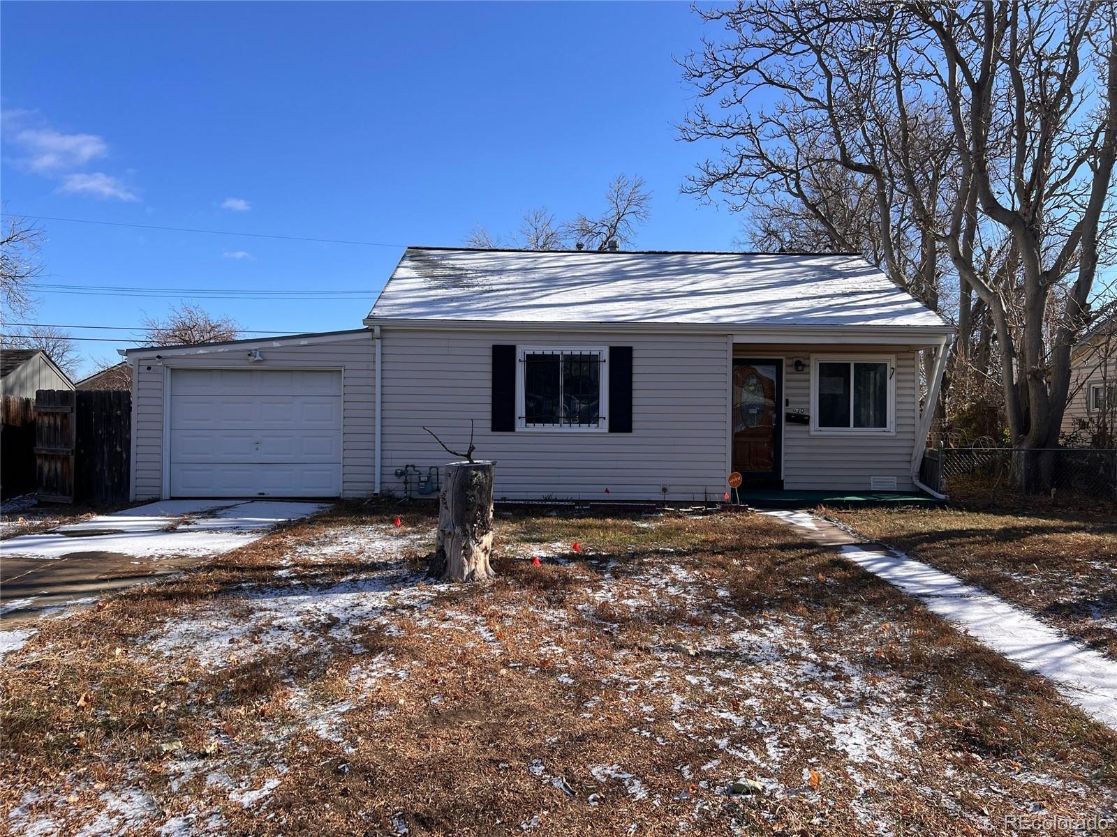 930 Nome Street, Aurora CO 80010