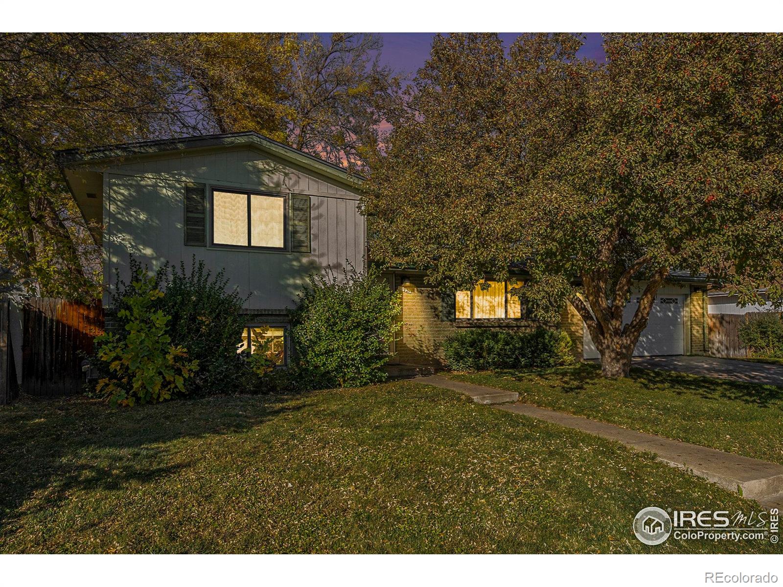 11921 W 70th Place, Arvada CO 80004