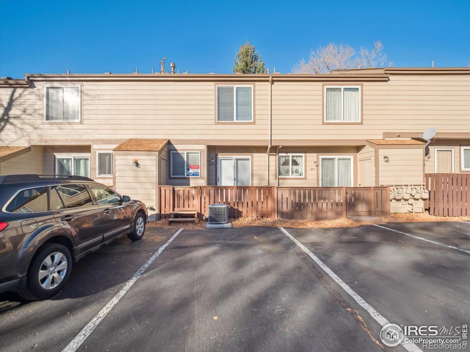 867 Summer Drive, Littleton CO 80126