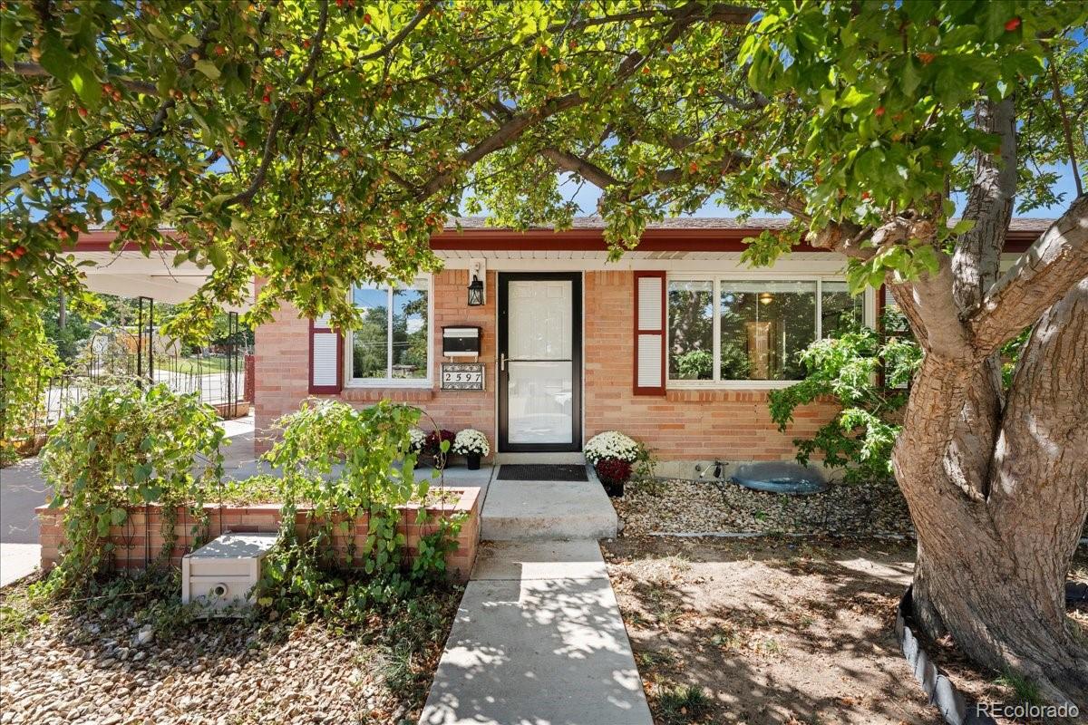 2597 S Perry Street, Denver CO 80219