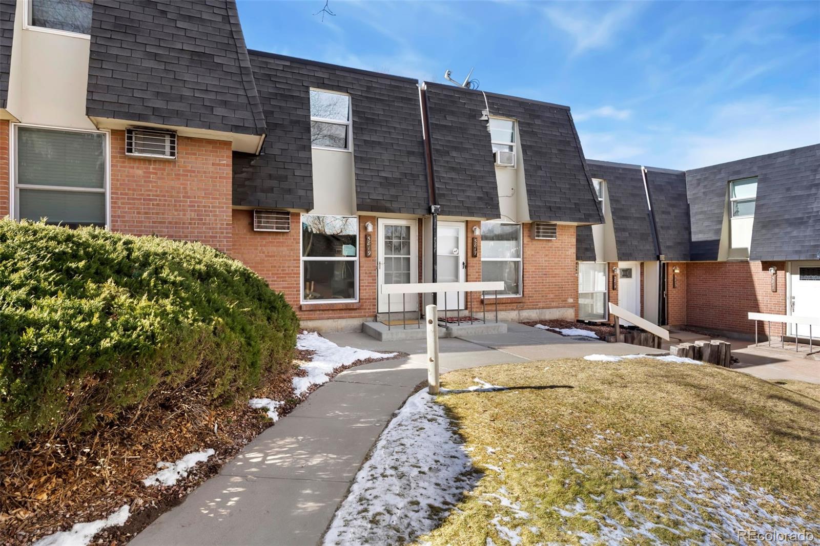 5819 S Pearl Street, Centennial CO 80121