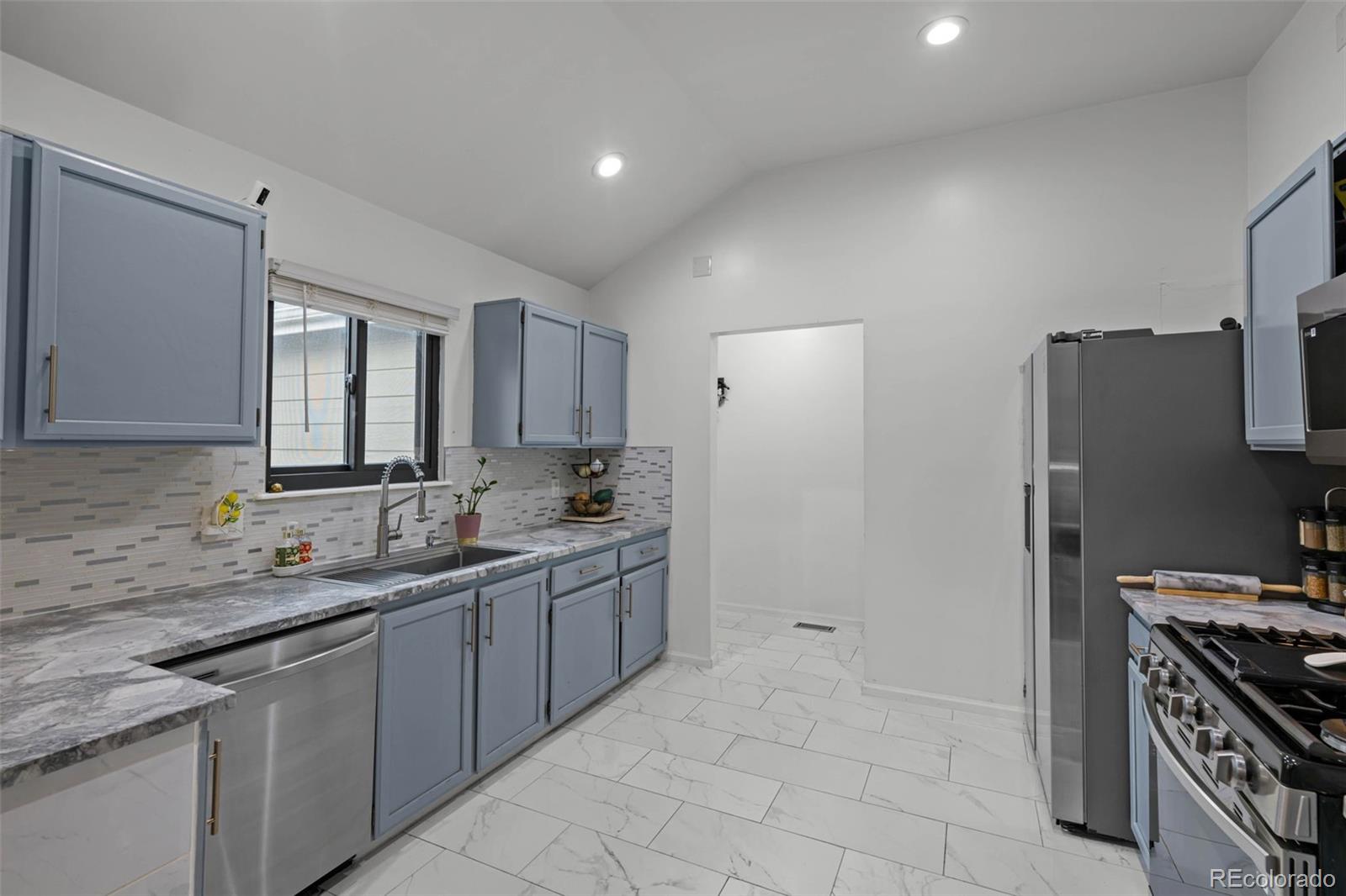 1061 S Yampa Street Unit C, Aurora CO 80017