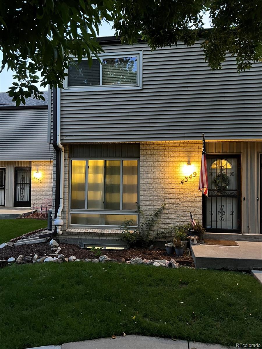 4349 W Ponds Circle, Littleton CO 80123