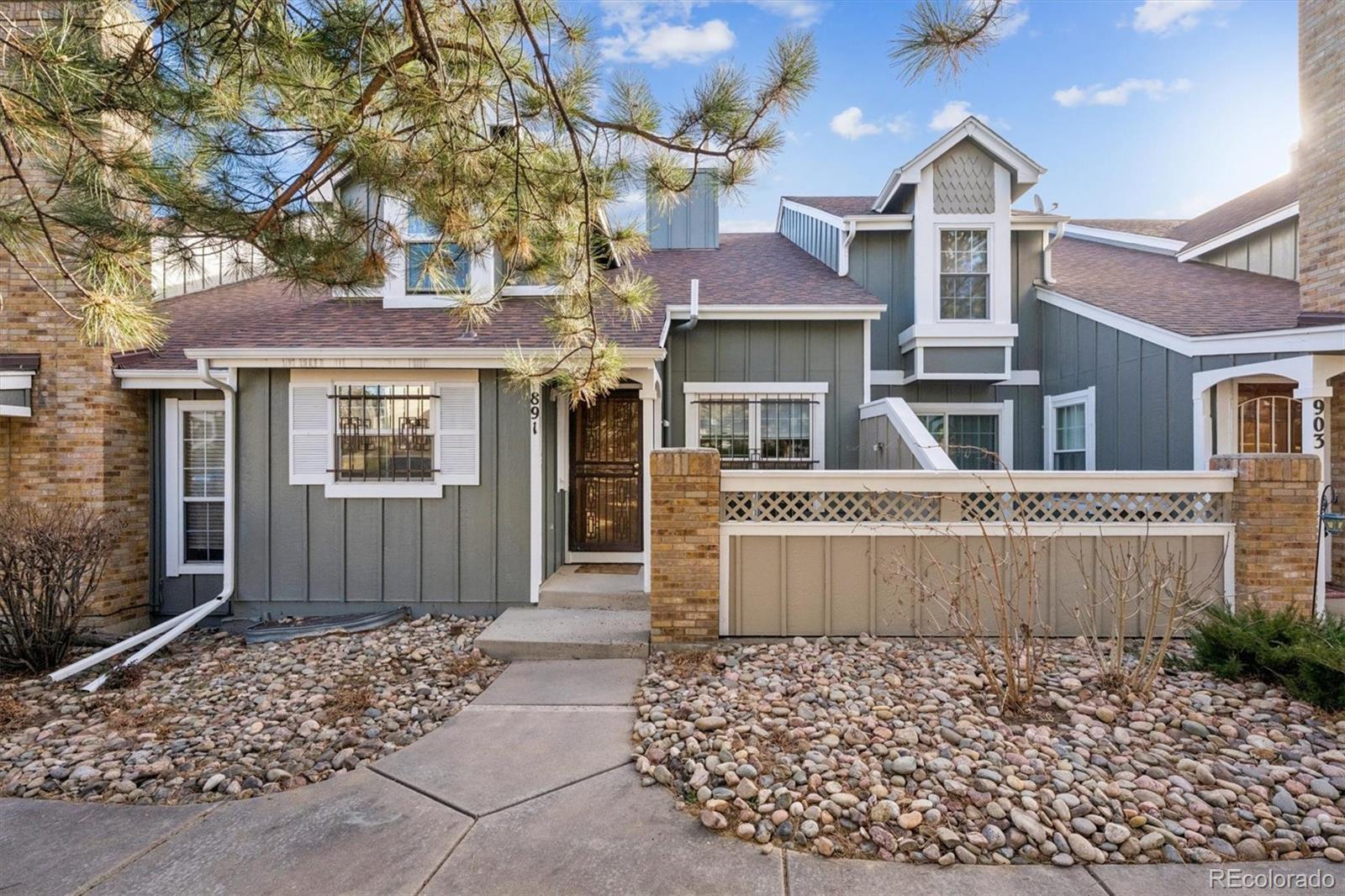 891 S Fairplay Street, Aurora CO 80012