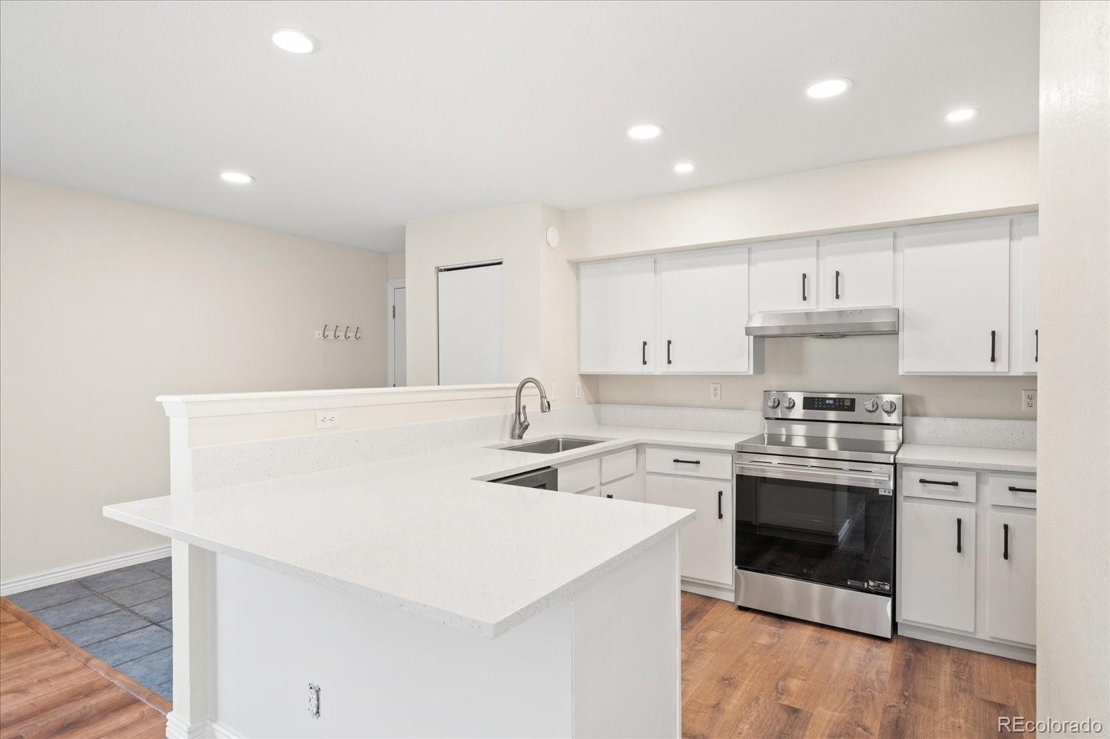 281 S Zinnia Way Unit 2B, Denver CO 80228