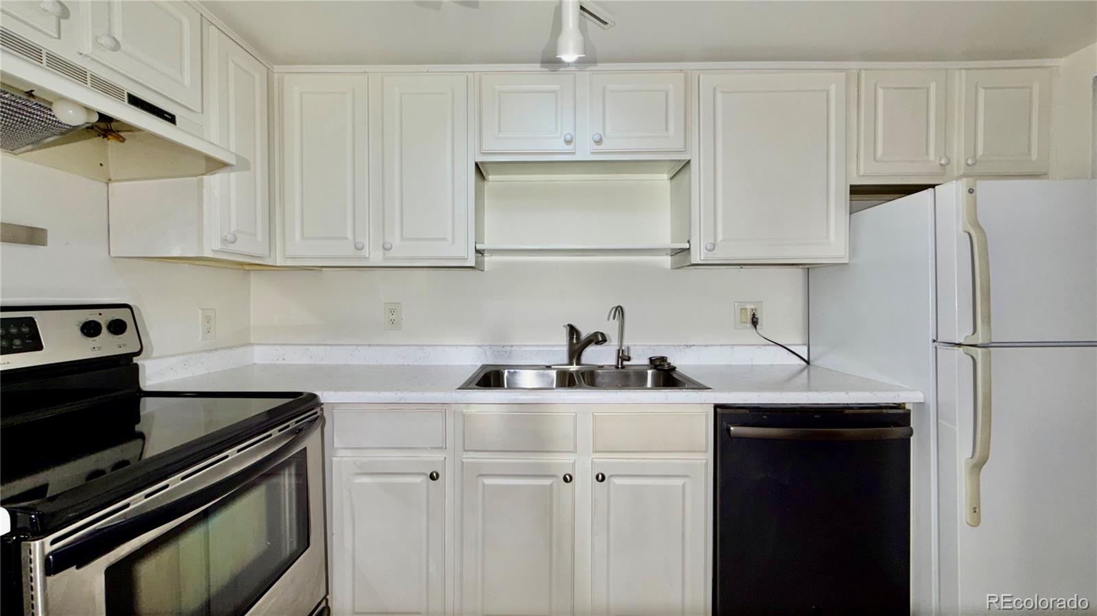 9725 E Harvard Avenue Unit Z411, Denver CO 80231