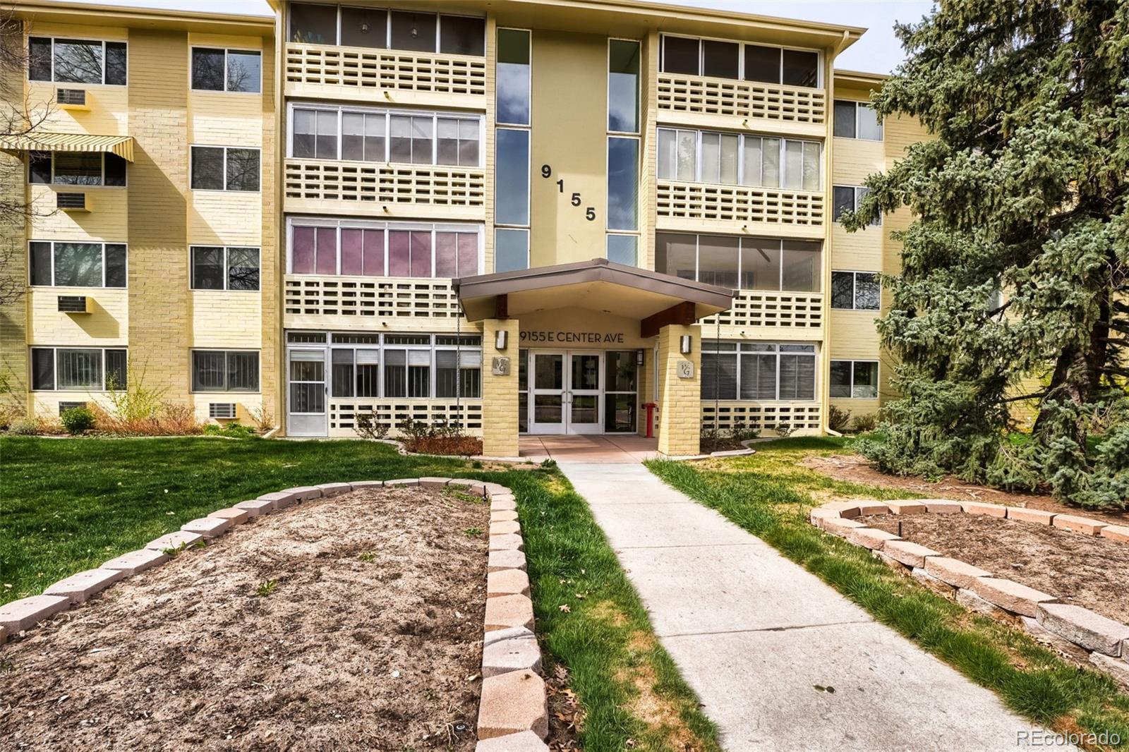 9155 E Center Avenue Unit 2C, Denver CO 80247