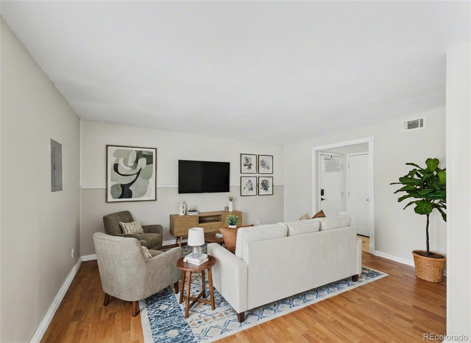 968 S Peoria Street, Aurora CO 80012
